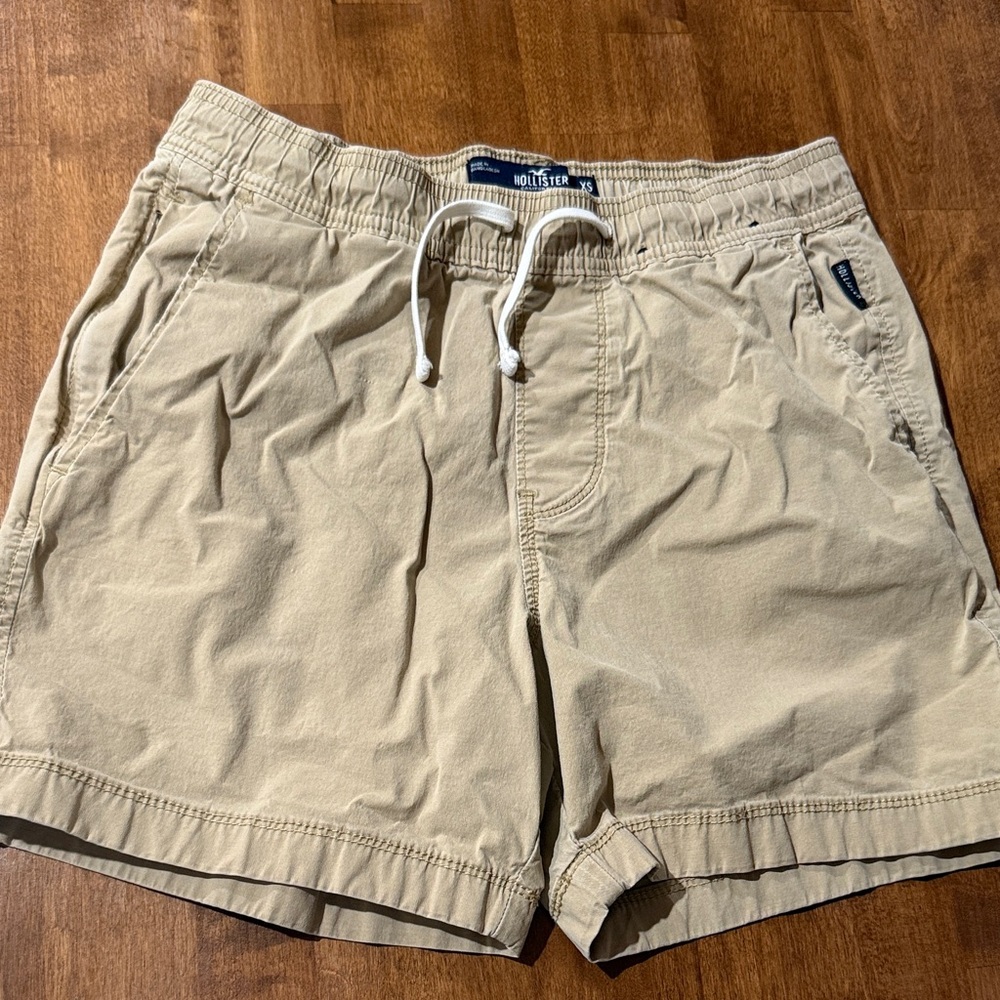 Hollister Khaki 5” Jogger Short